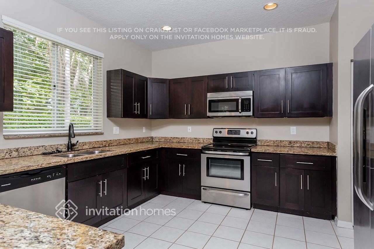 7729 Cedar Hurst Ct - Photo 7 of 21