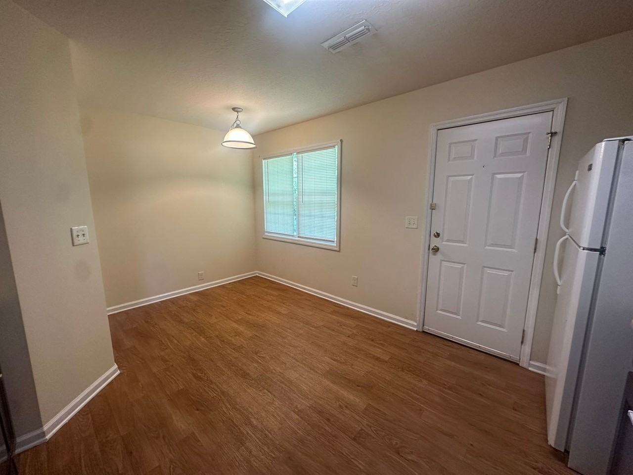 5320 Whisperwood Ct - Photo 6 of 14