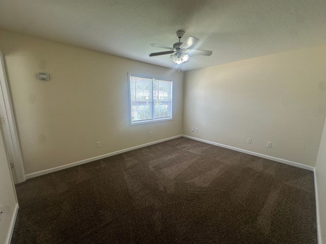 5320 Whisperwood Ct - Photo 7 of 14