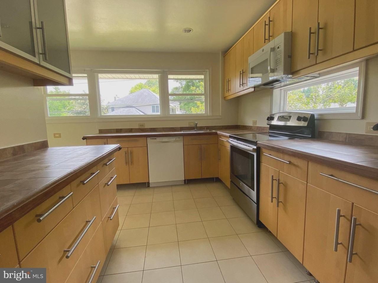 6009 Cheshire Dr - Photo 4 of 18