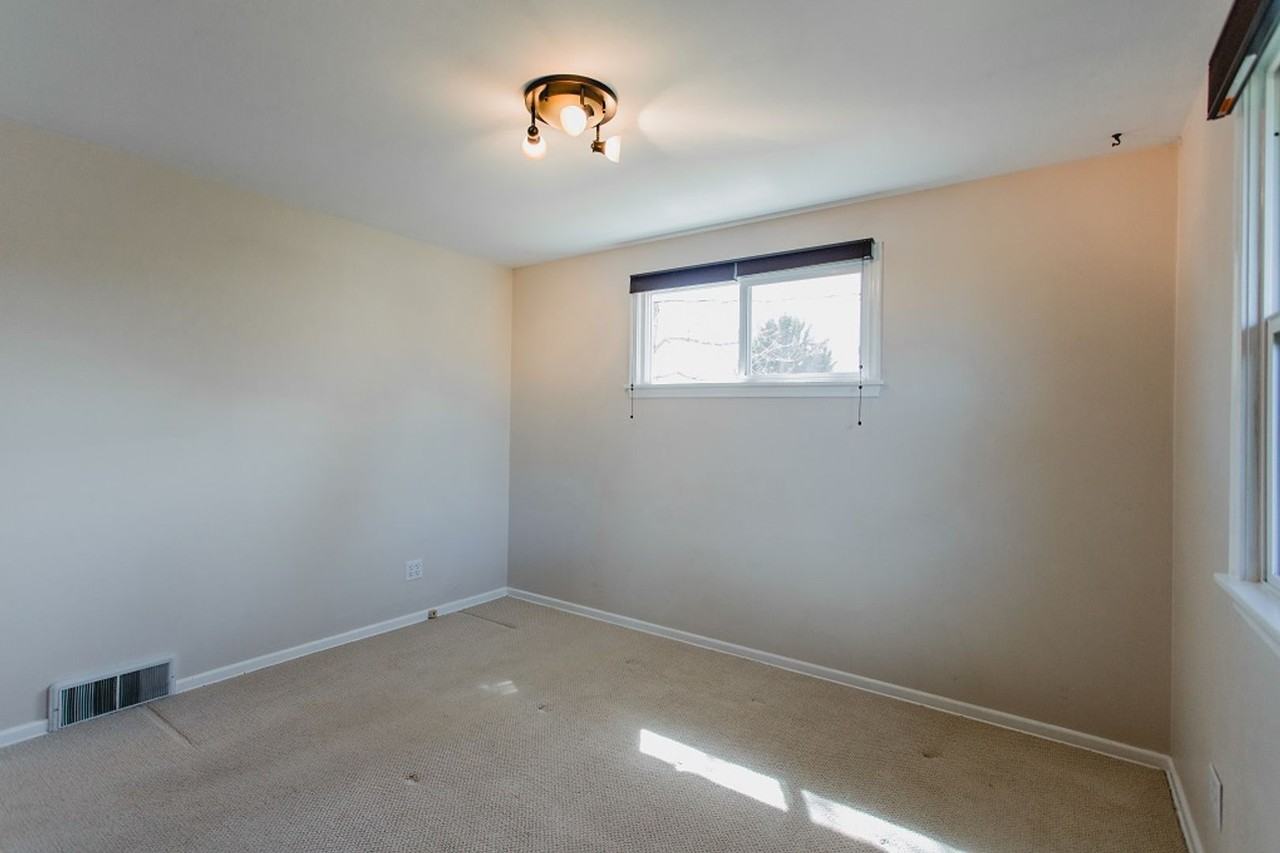 1151 Grant St - Photo 4 of 38