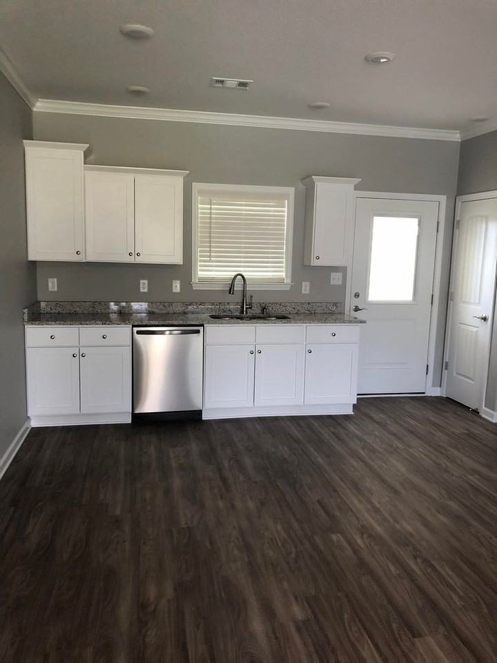1408 Rehoboth Dr - Photo 2 of 14