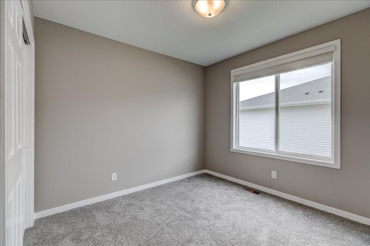 6647 Ne 9th Ct - Photo 5 of 19