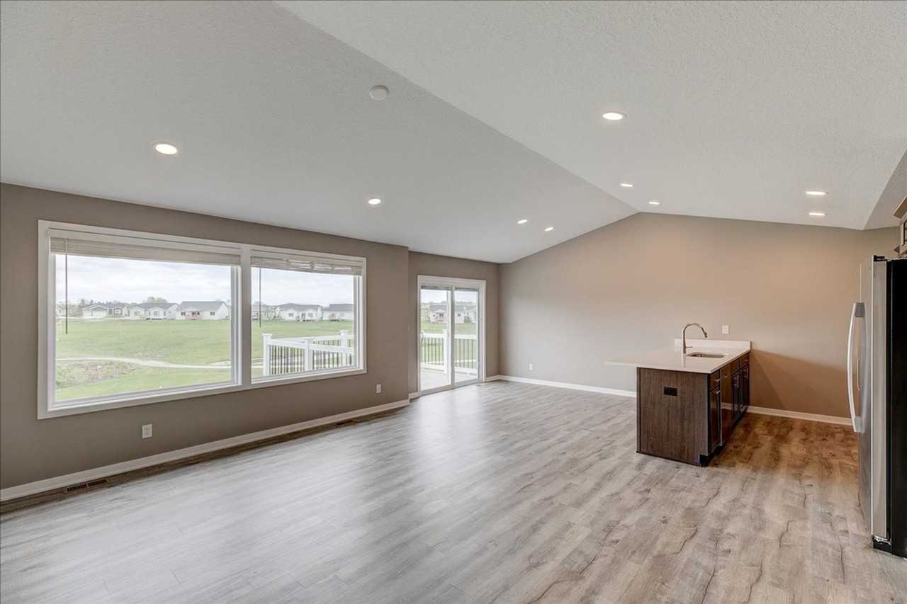 6647 Ne 9th Ct - Photo 6 of 19