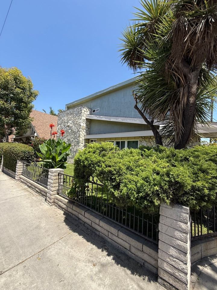 11614 Bellflower Blvd - Photo 3 of 32
