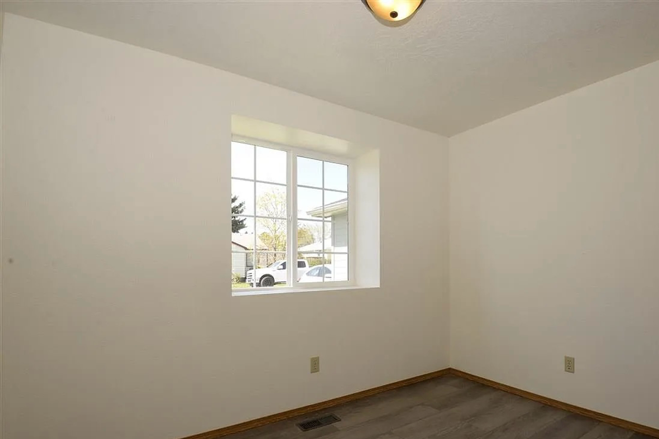104 N Vinson St #1 - Photo 2 of 11