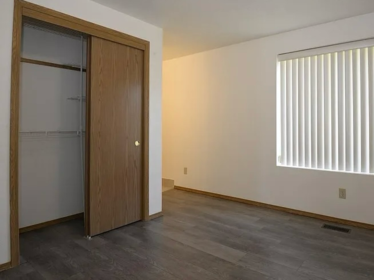 104 N Vinson St #1 - Photo 4 of 11
