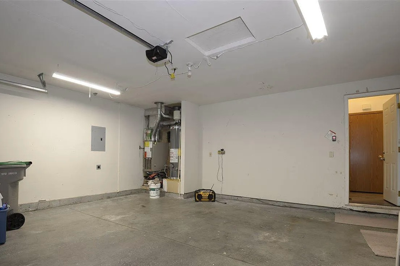104 N Vinson St #1 - Photo 6 of 11
