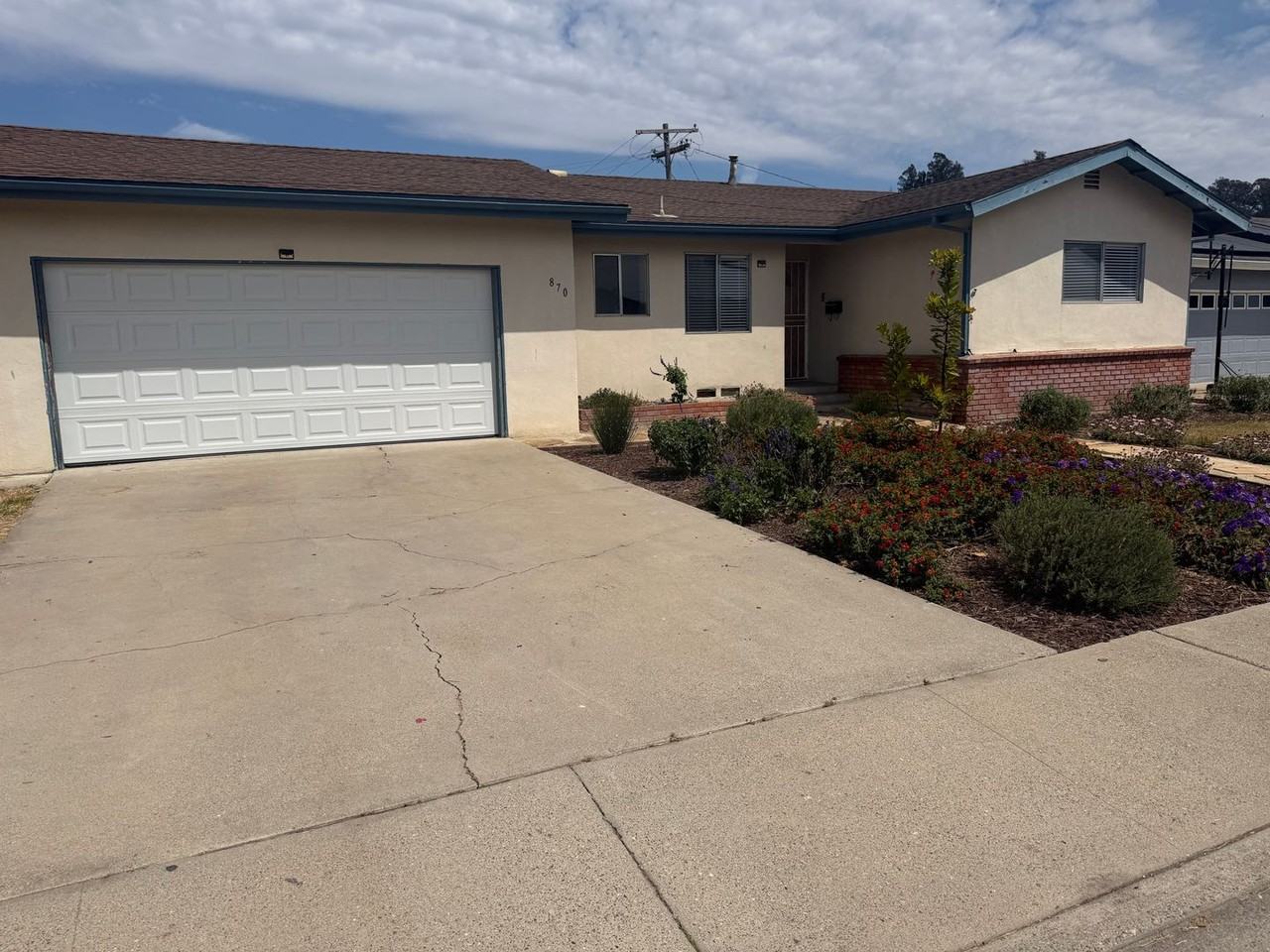 870 Pearl Dr - Photo 2 of 21