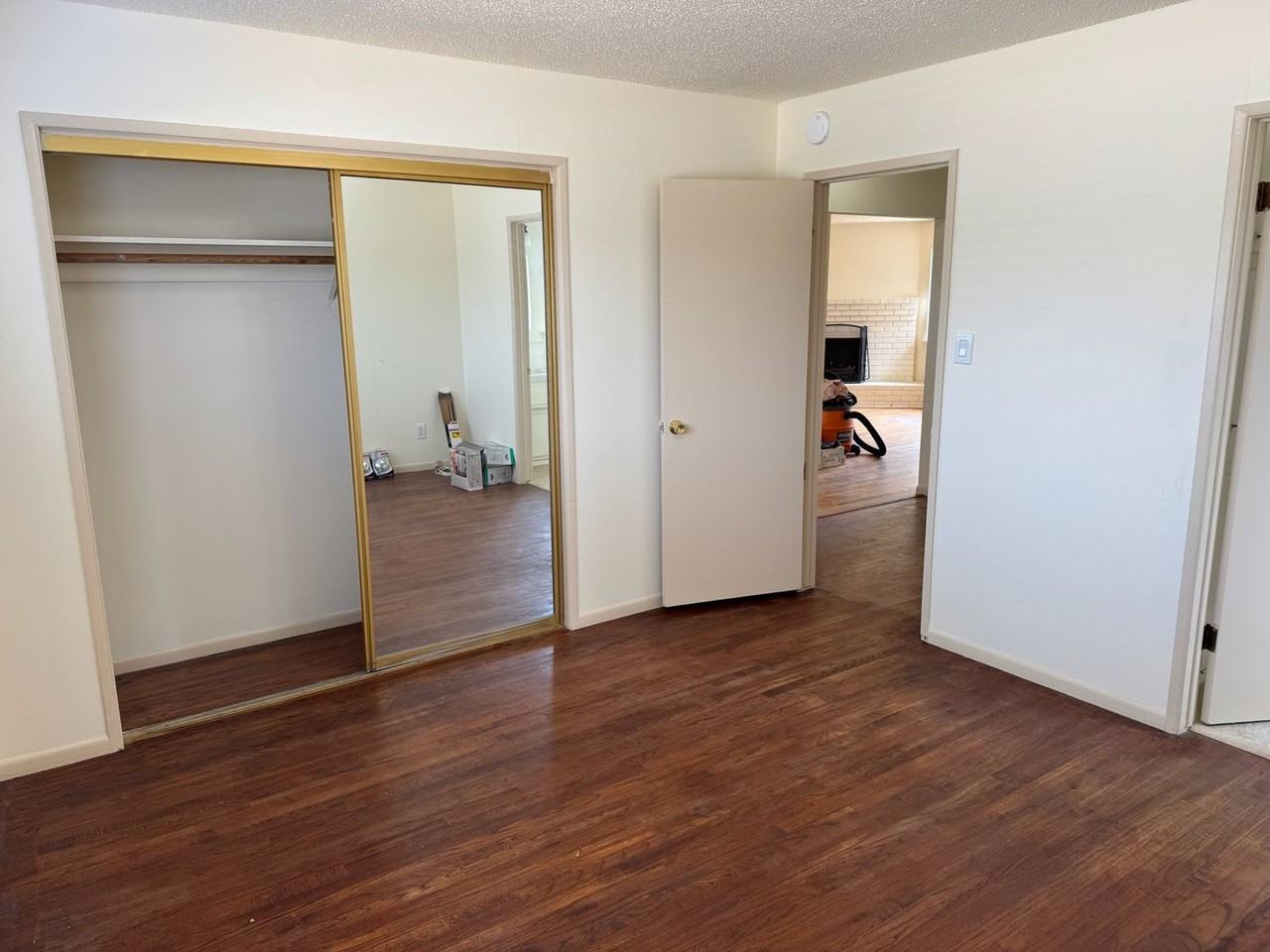 870 Pearl Dr - Photo 4 of 21