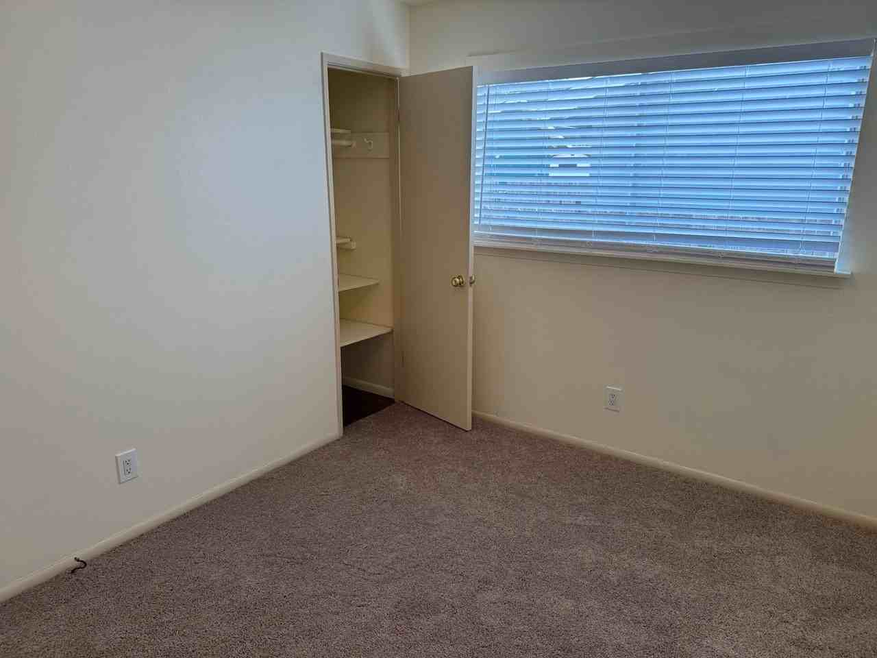 870 Pearl Dr - Photo 6 of 21