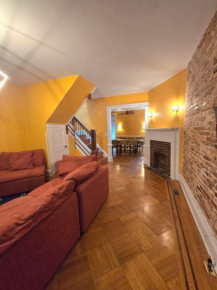 314 E 33rd St - Photo 2 of 21