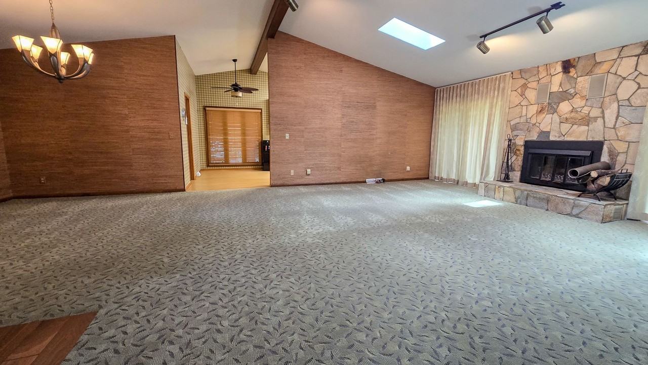 632 Browning Pl - Photo 3 of 13