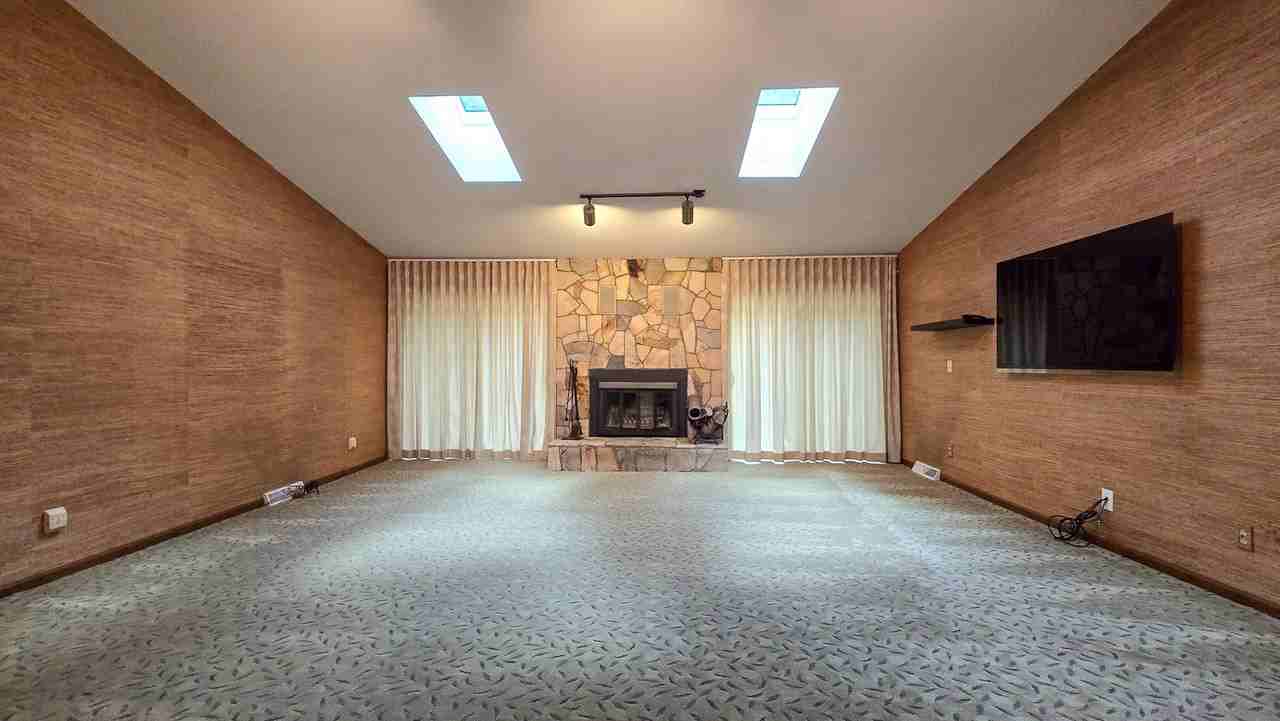 632 Browning Pl - Photo 4 of 13