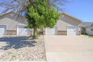 featured image of 1422 E Redwood Blvd
