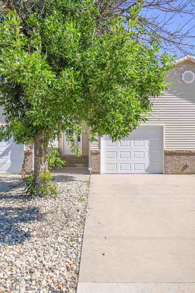 1422 E Redwood Blvd - Photo 3 of 33