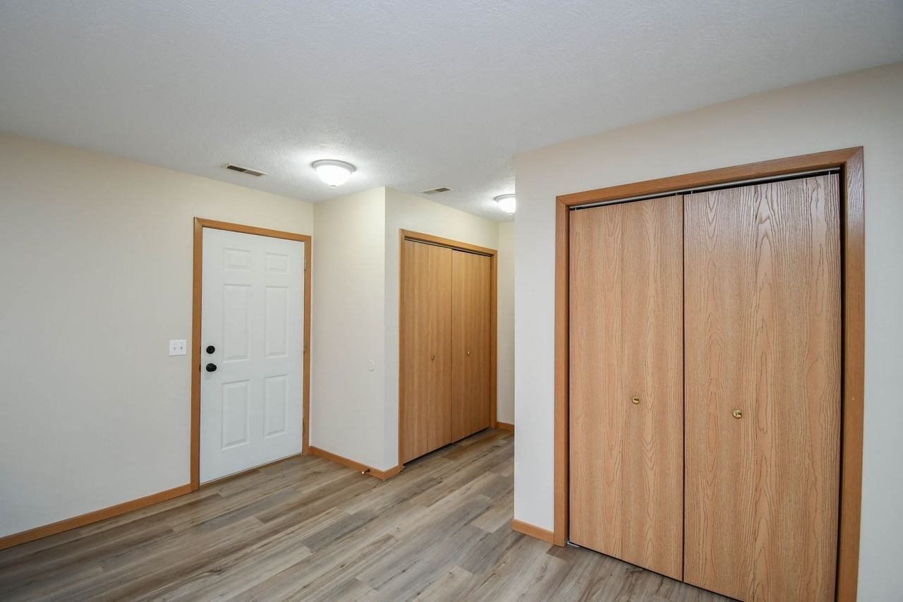 1422 E Redwood Blvd - Photo 7 of 33