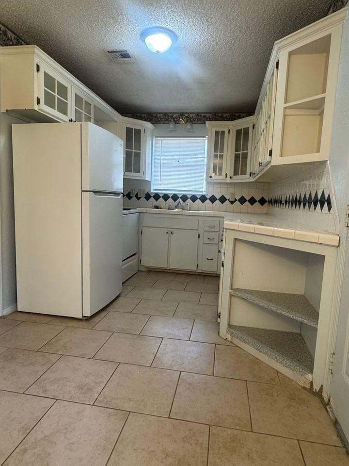 4619 Sw I Ave - Photo 3 of 5