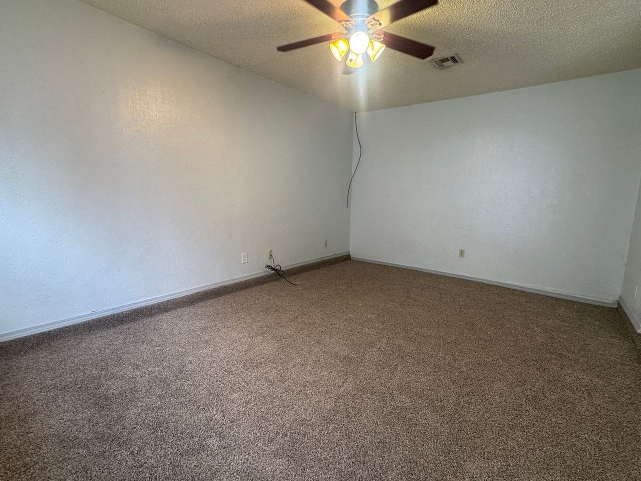 4619 Sw I Ave - Photo 4 of 5