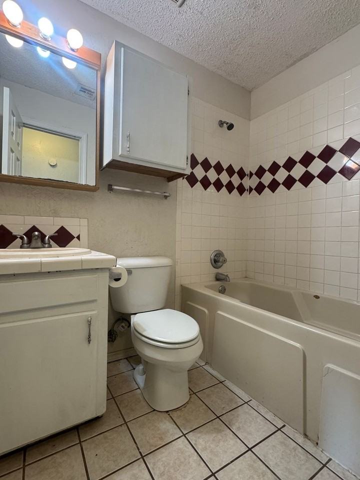 4619 Sw I Ave - Photo 5 of 5