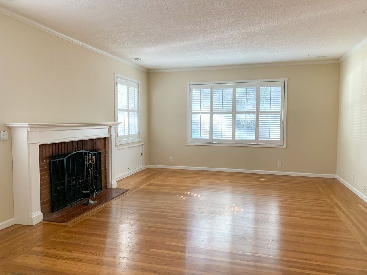 198 Dalma Dr - Photo 4 of 27