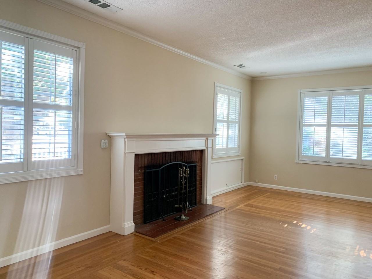 198 Dalma Dr - Photo 5 of 27