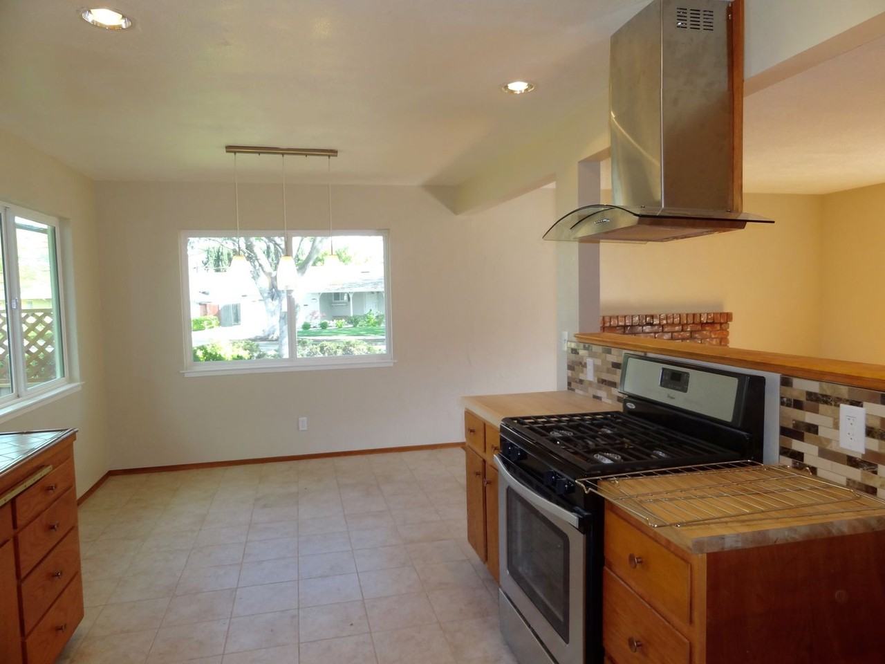 1395 Olympus Dr - Photo 5 of 9