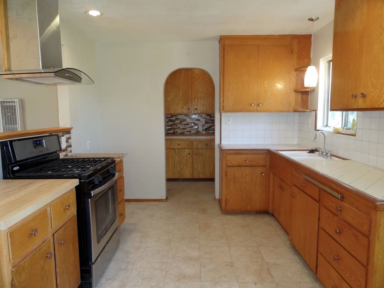 1395 Olympus Dr - Photo 6 of 9