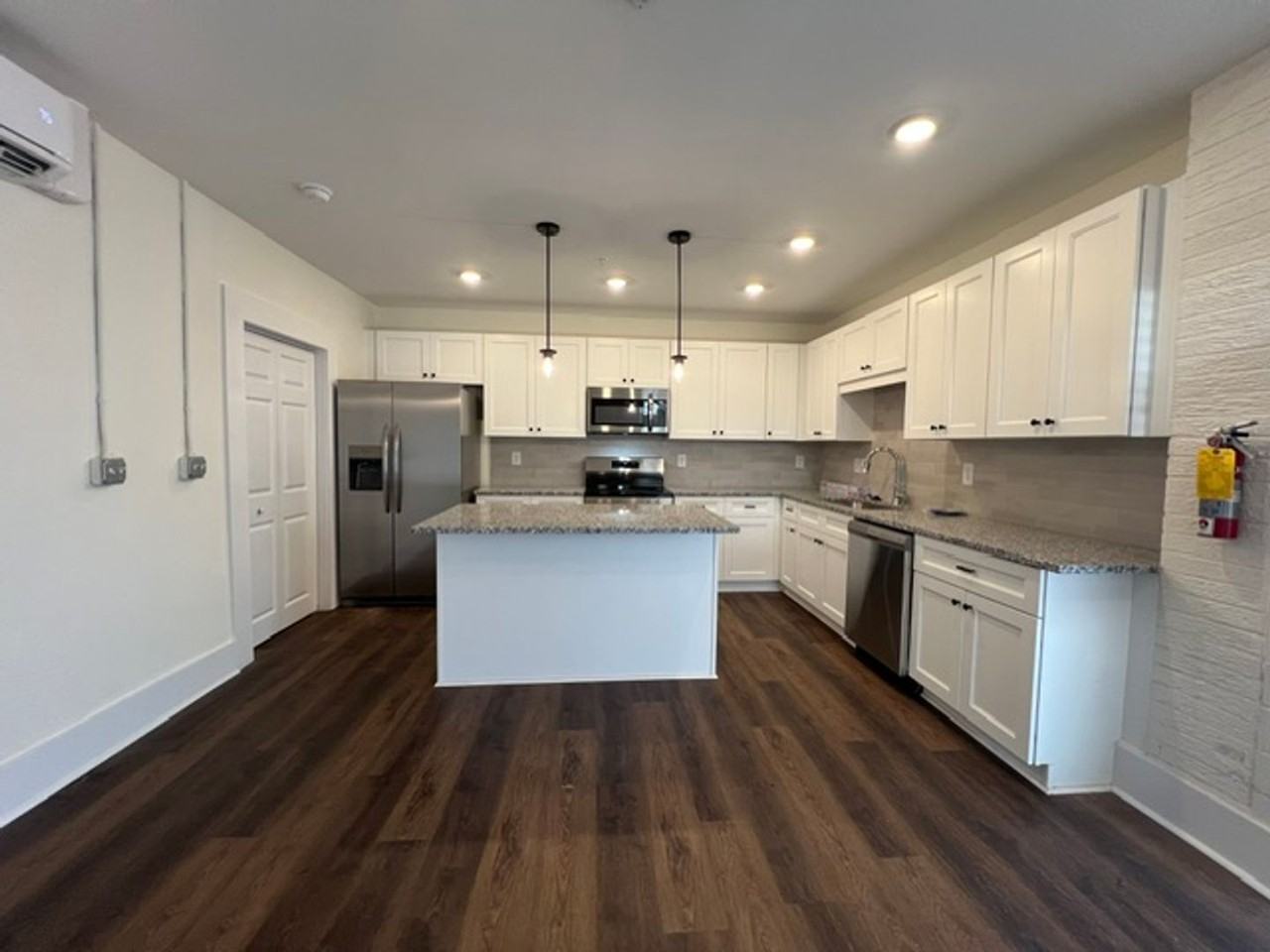 114 Nassau Place - Photo 4 of 19