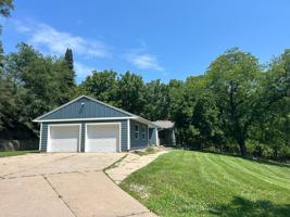 featured image of 1824 E Kanesville Blvd