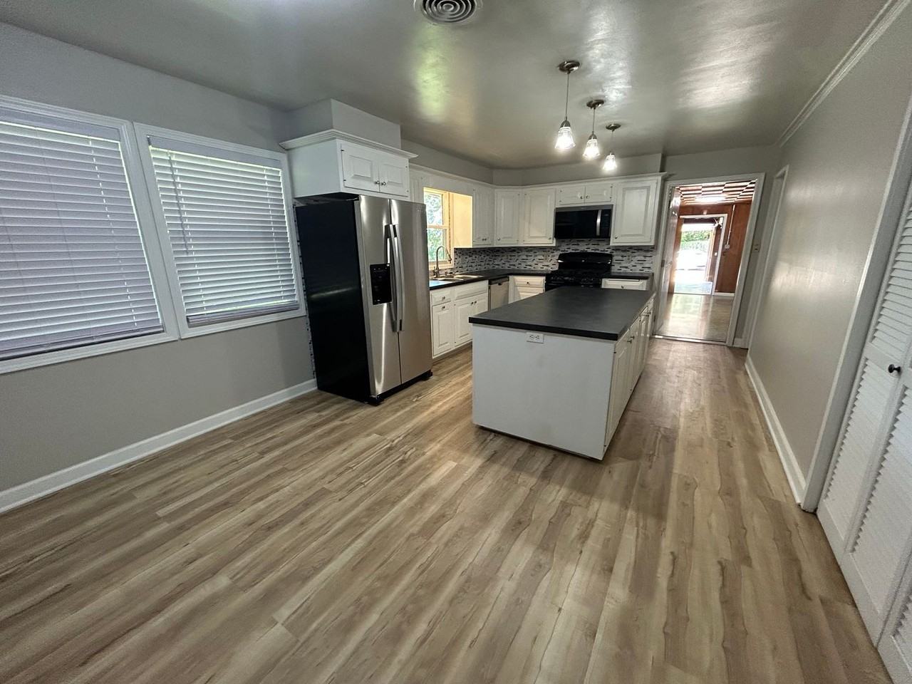1824 E Kanesville Blvd - Photo 6 of 16