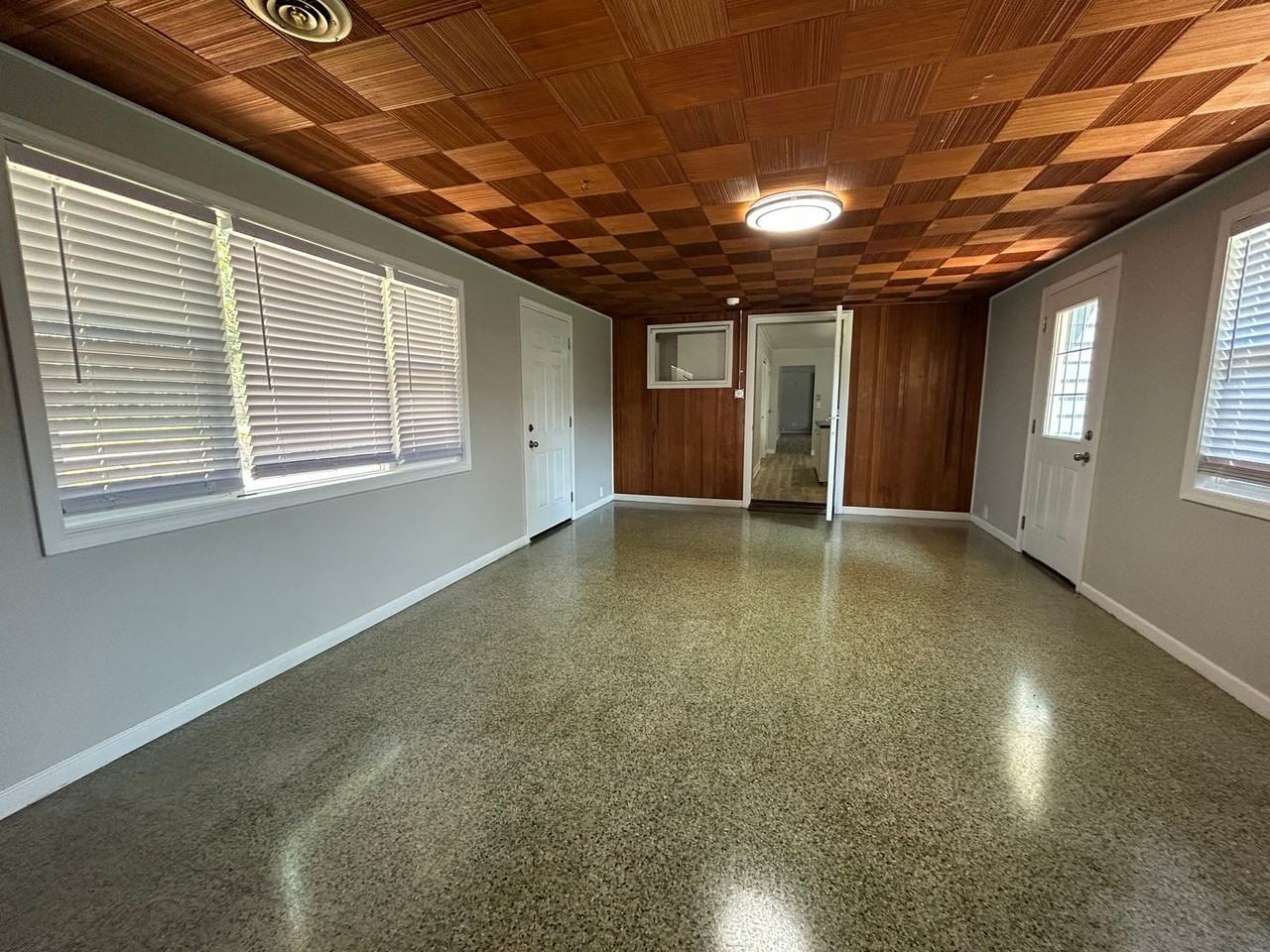 1824 E Kanesville Blvd - Photo 7 of 16