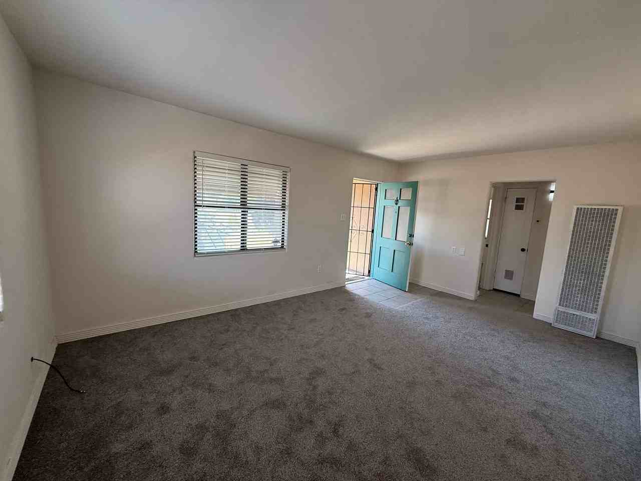 1835 Palomas Dr Ne - Photo 3 of 10
