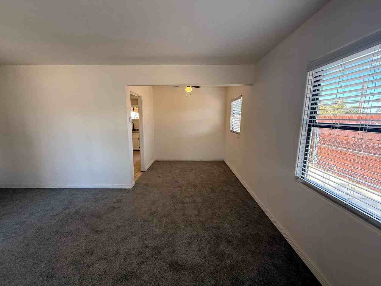 1835 Palomas Dr Ne - Photo 4 of 10