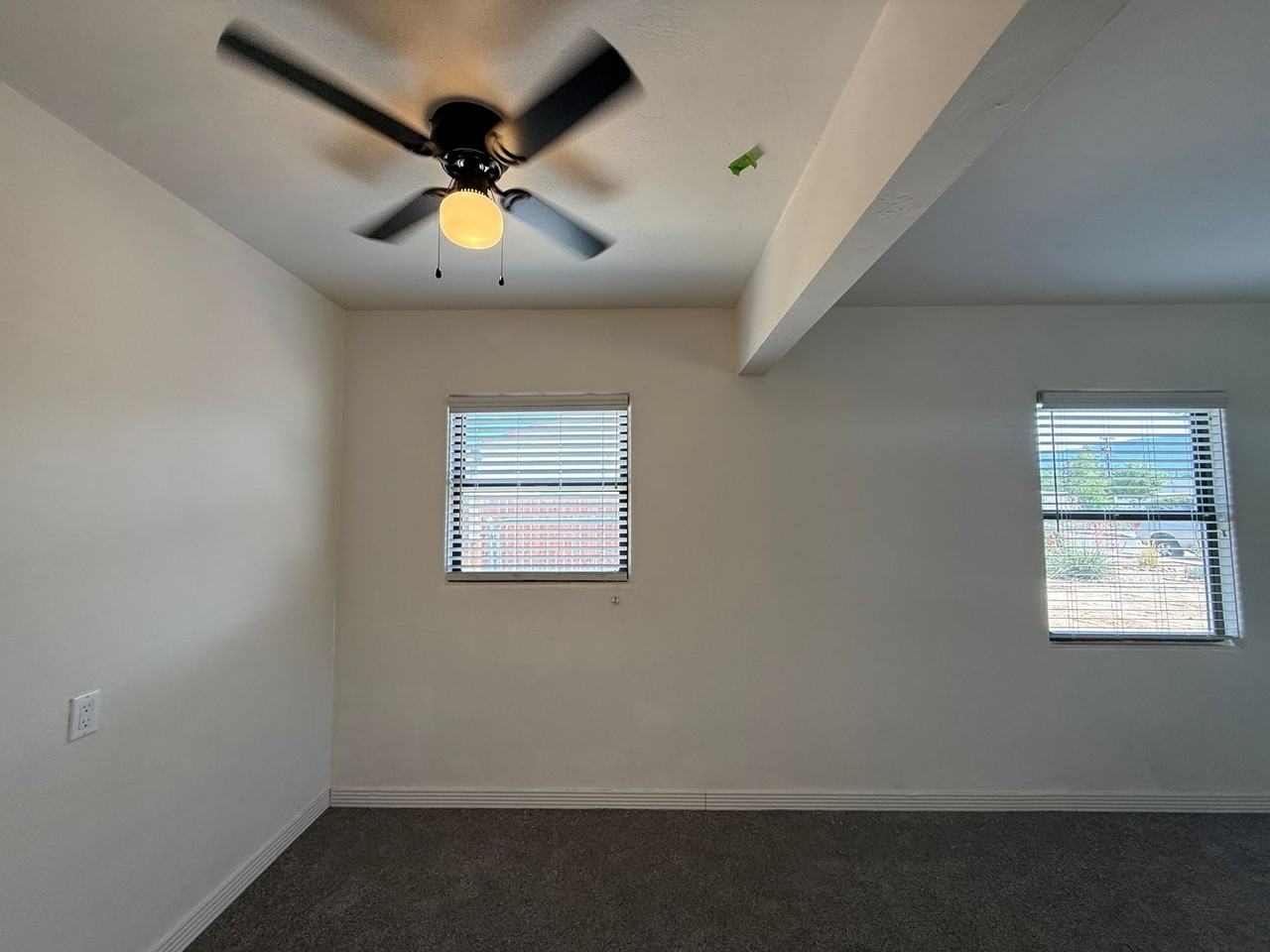 1835 Palomas Dr Ne - Photo 5 of 10