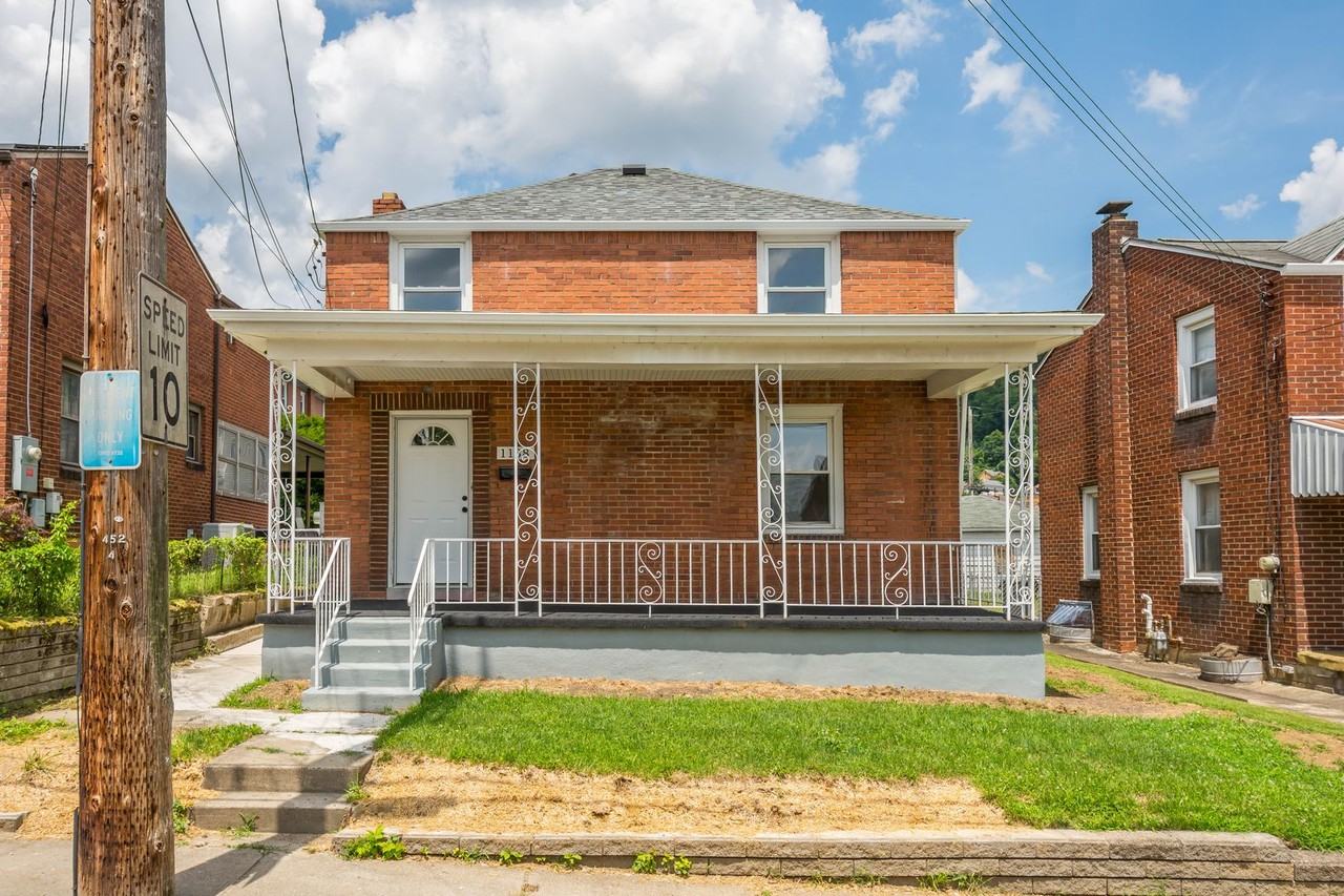 1138 W 11th St - Photo 4 of 39
