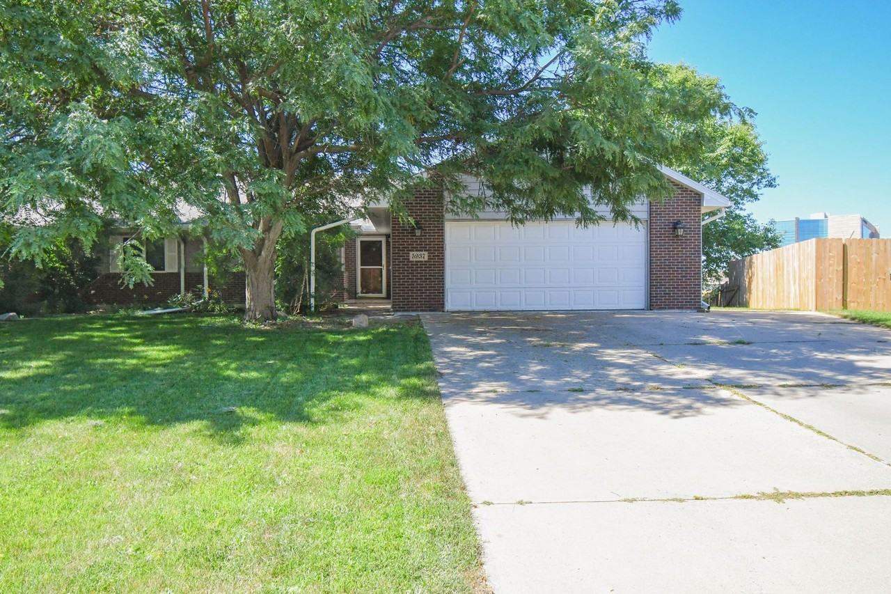 5937 S Lois Ln - Photo 2 of 50