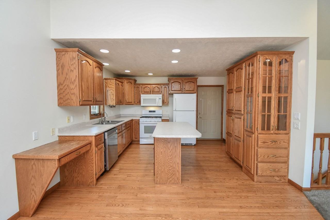 5937 S Lois Ln - Photo 6 of 50