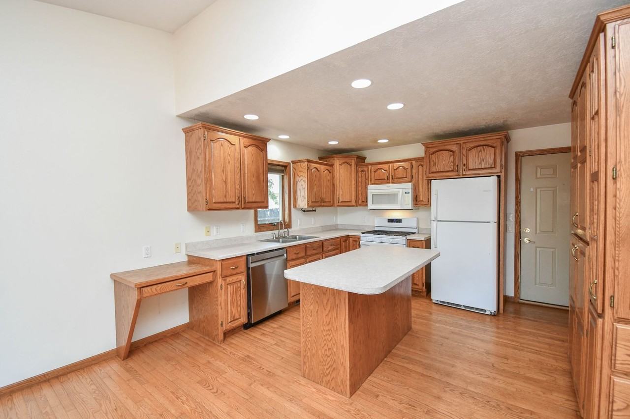 5937 S Lois Ln - Photo 7 of 50
