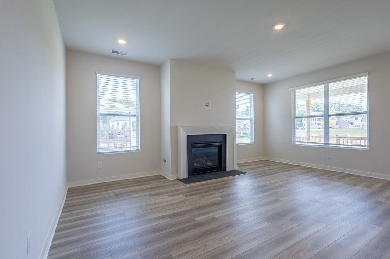 1442 English Oak Dr - Photo 4 of 21