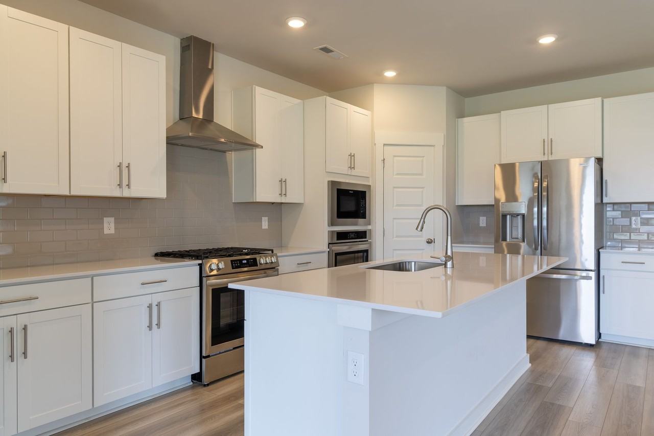 1442 English Oak Dr - Photo 5 of 21