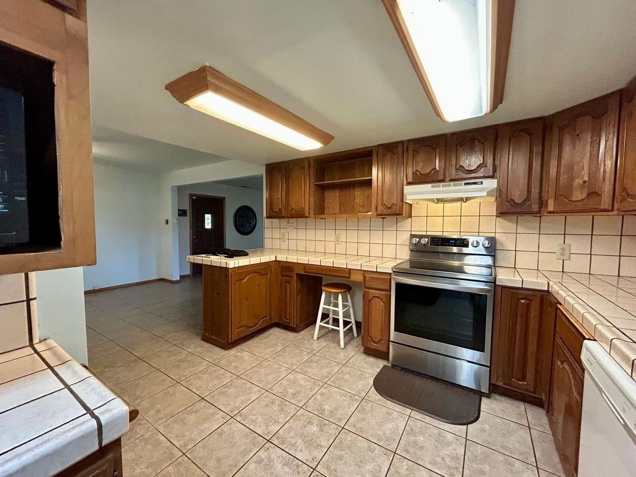 11015 Schafer Ave - Photo 6 of 21