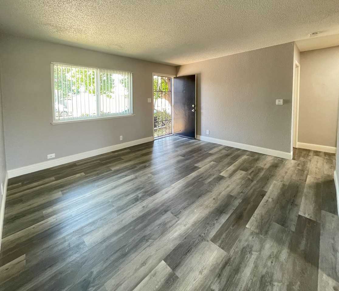 Oak Ridge Apartments - Photo 5 of 15
