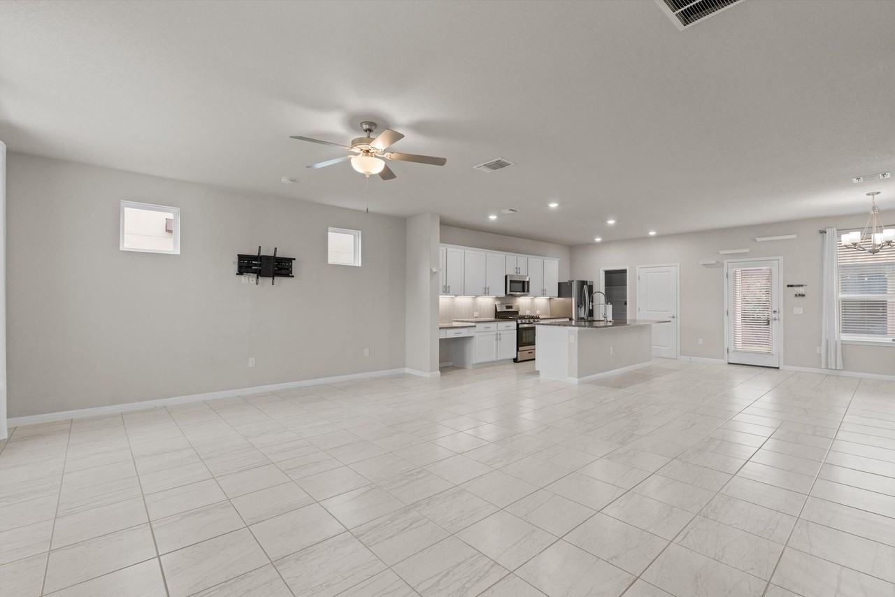 8809A Whitter Dr - Photo 4 of 28