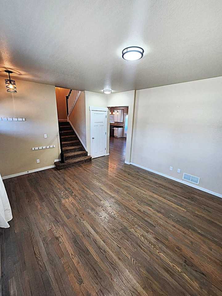 7528 Colorado Tech Dr - Photo 3 of 27