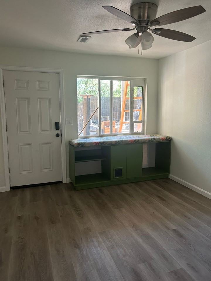 839 E Costilla St #B - Photo 4 of 15
