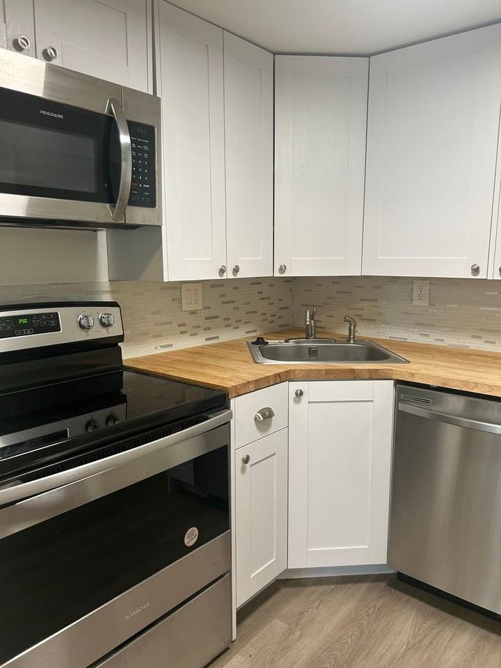 839 E Costilla St #B - Photo 6 of 15