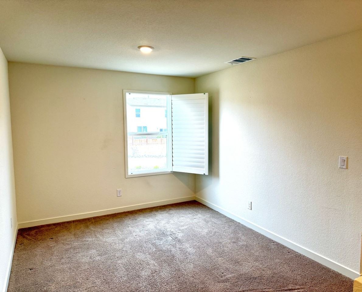 8768 Scenic Sky Dr - Photo 5 of 12