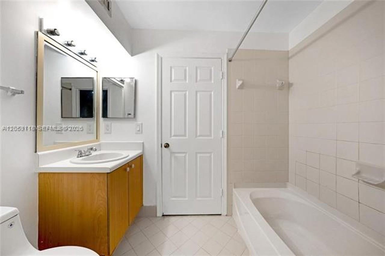 3903 3903 Tree Top Dr th 3903 - Photo 4 of 17