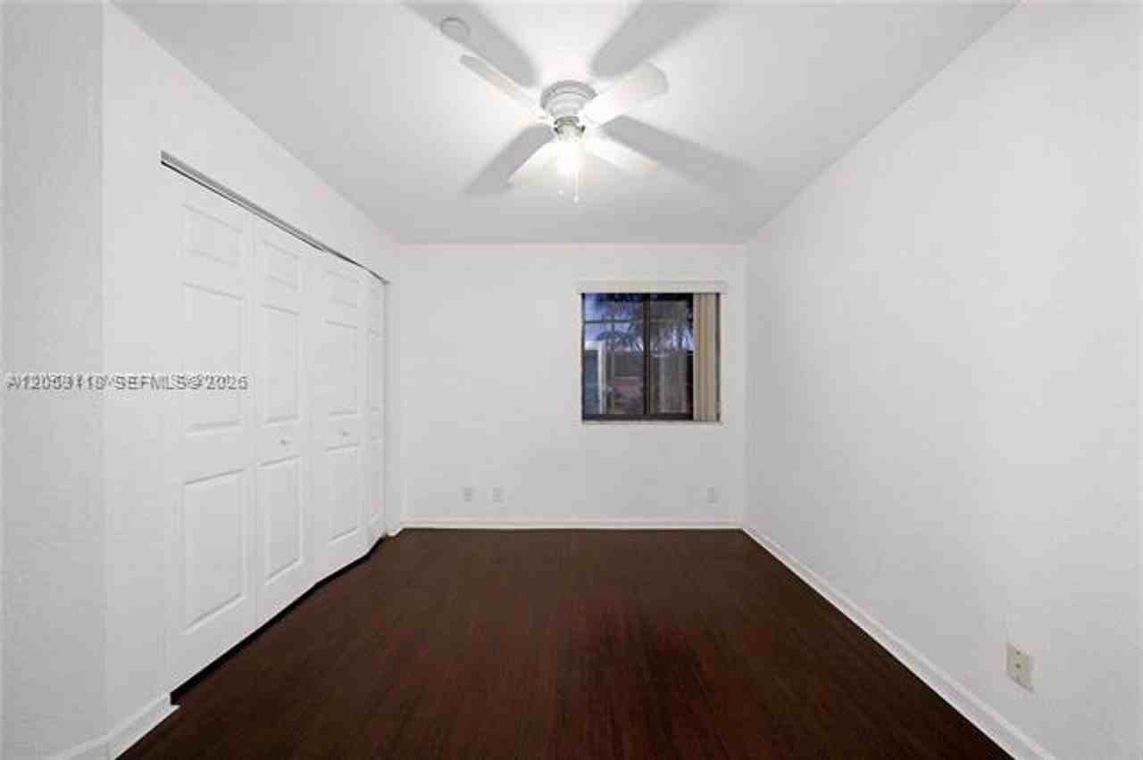 3903 3903 Tree Top Dr th 3903 - Photo 5 of 17
